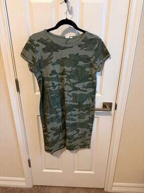 GAP Olive Green Camo Short Sleeve Mini Dress